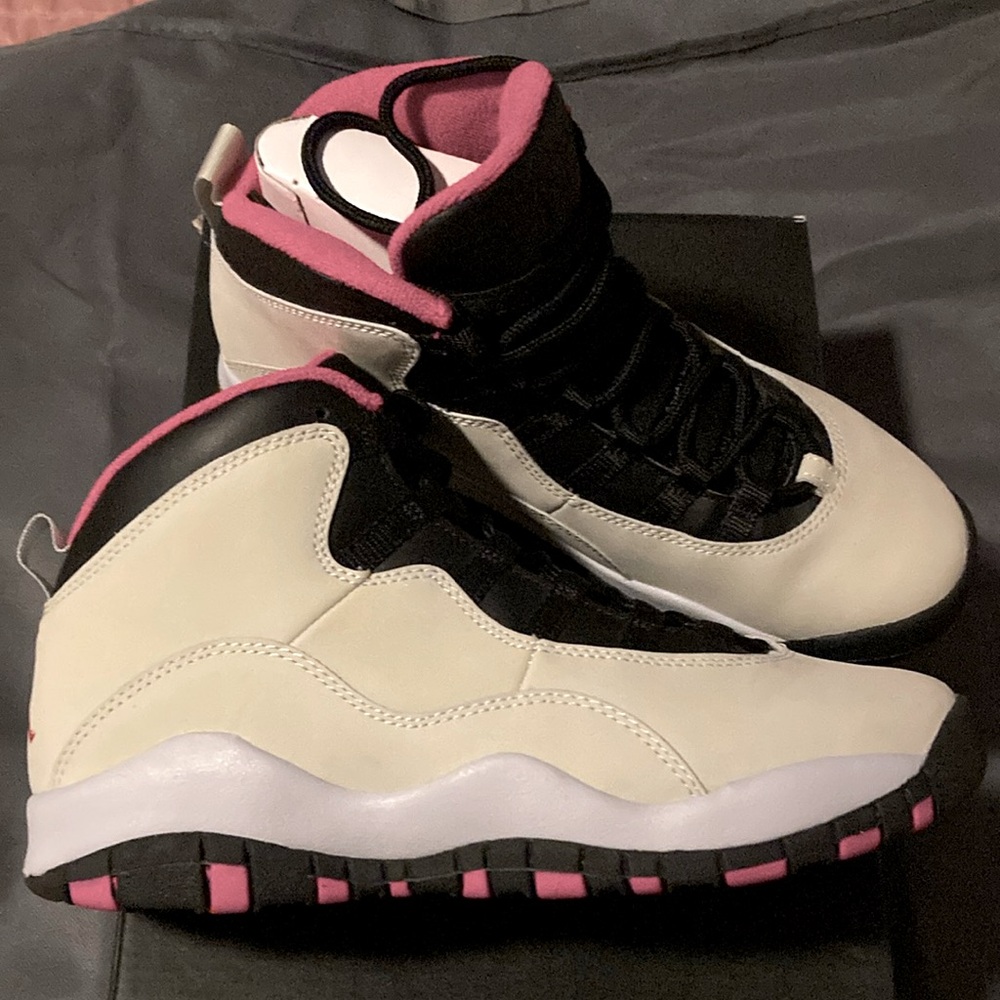 NIB Jordan retro 10
